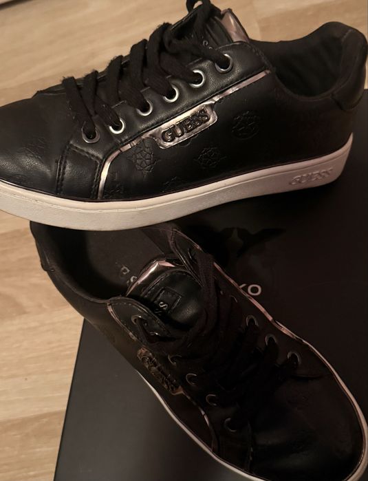 Дамски кецове Guess !