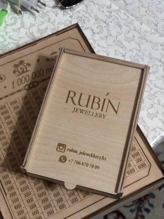 Деревянные подарочные коробки