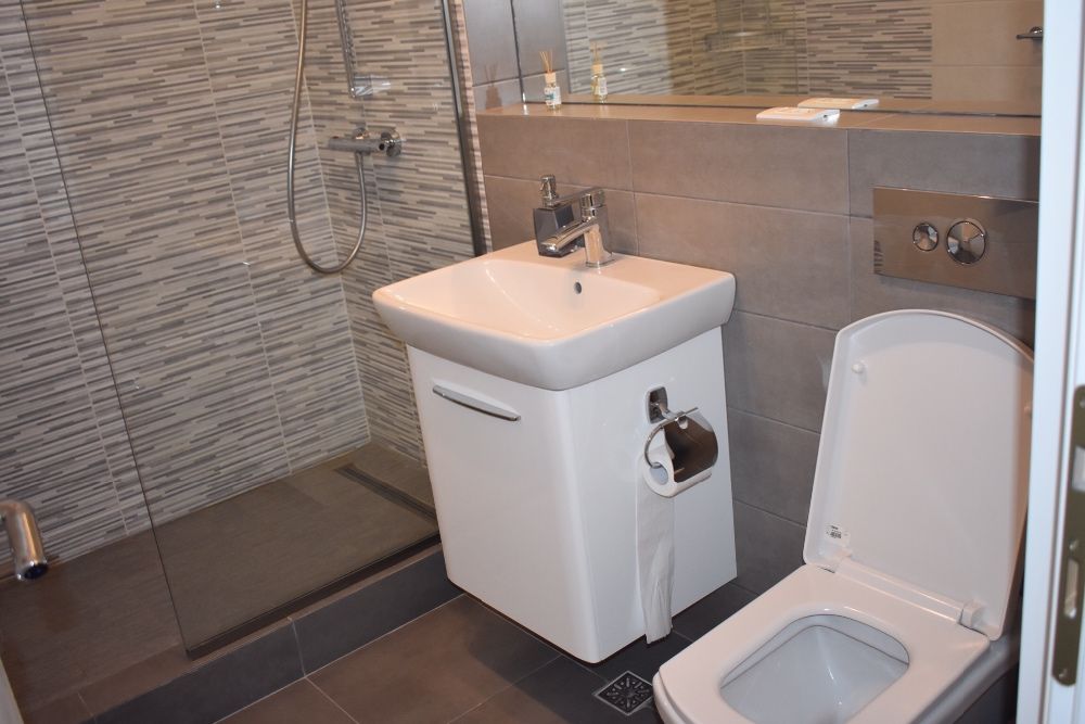 Inchiriez apartament in regim hotelier 3 camere langa Shopping City