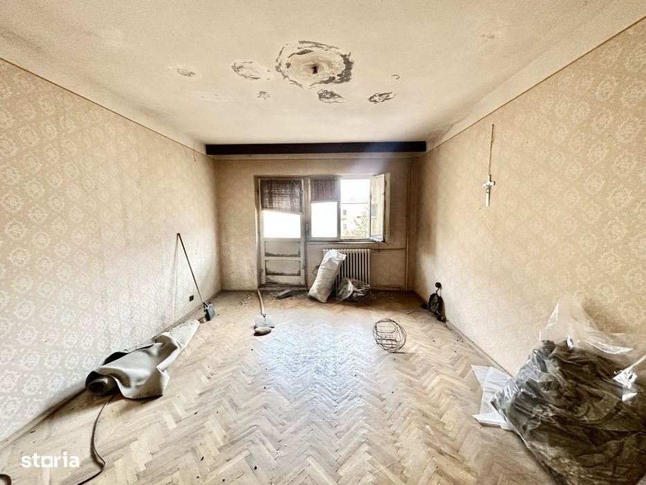 Apartament cu 3 camere decomandat - necesita renovare – Zona Soarelu — fotografia 1