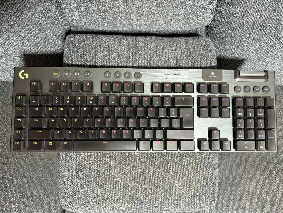 Tastatura Gaming mecanica LOGITECH G915 Tactile Switch, Wireless, Layout INT, negru