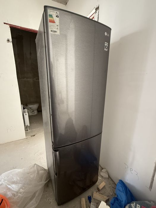 Продам холодильник LG
