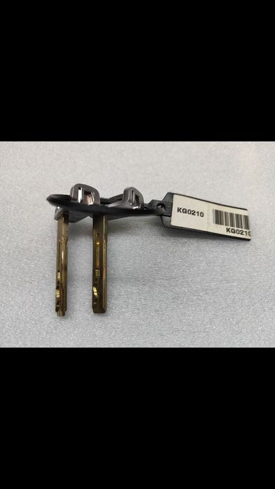 Продается новый замок от KIA с ключами.Эмблема,шильдик от KIA.Антенна.