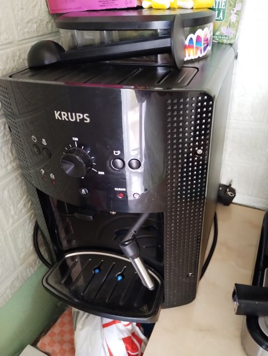 De vânzare esspresor cafea   boabe Krups