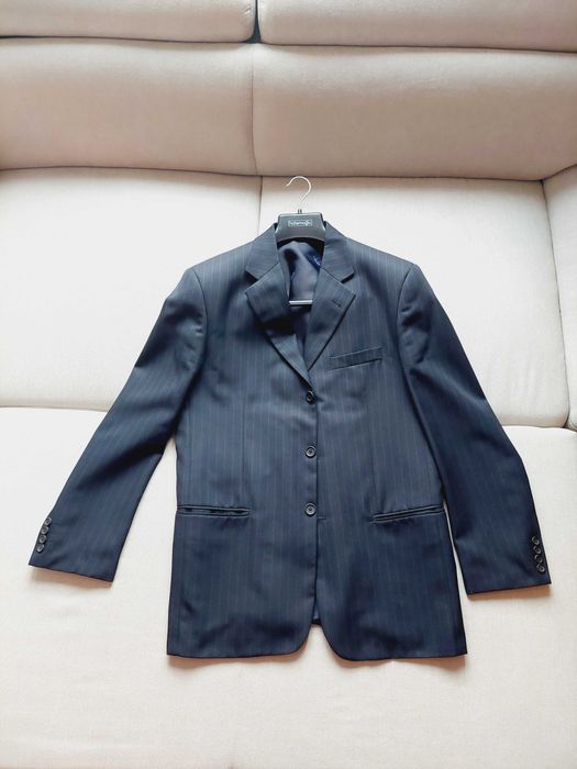 Стилен мъжки костюм