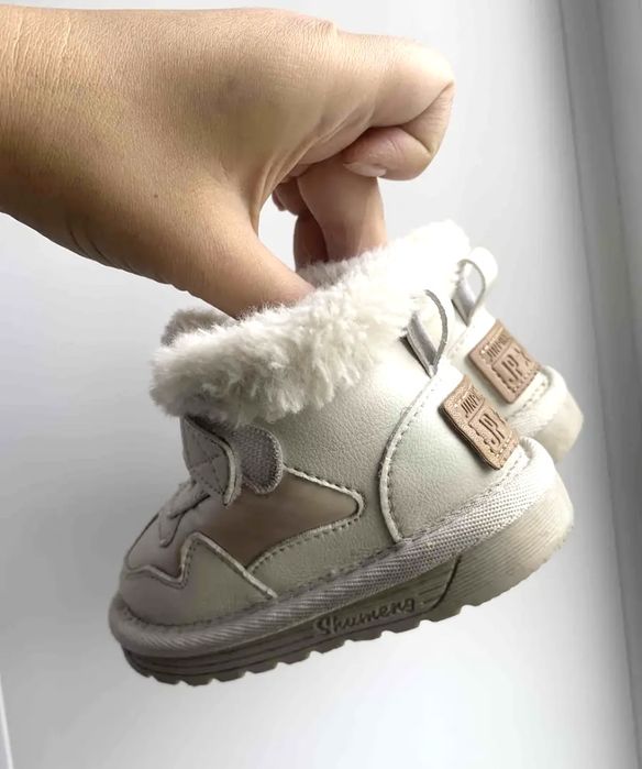 Продам детские ботинки демисизонка