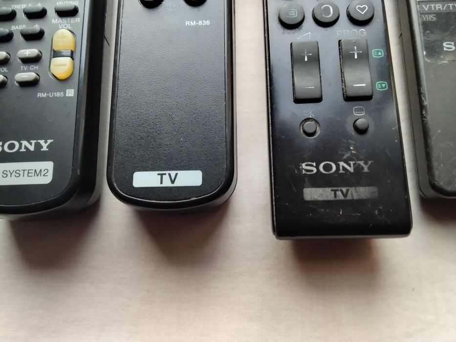 оригинални рядки и ценни дистанционни на Сони нов внос от Англия