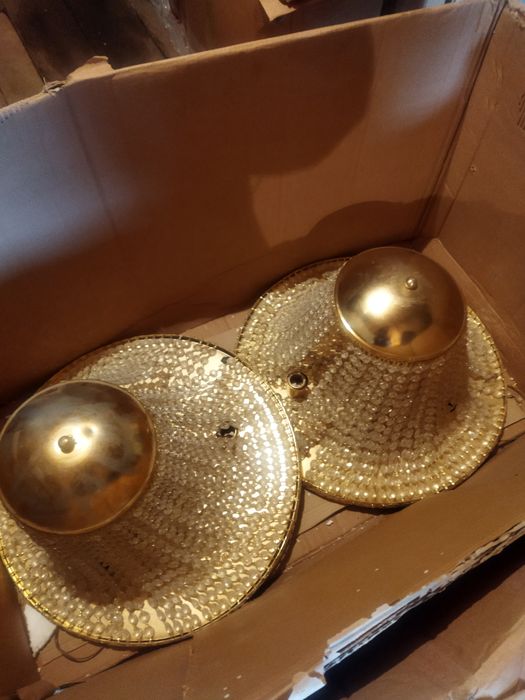 Продам две одинаковые люстры