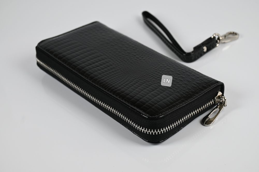 Дамско портмоне естествена кожа, лак