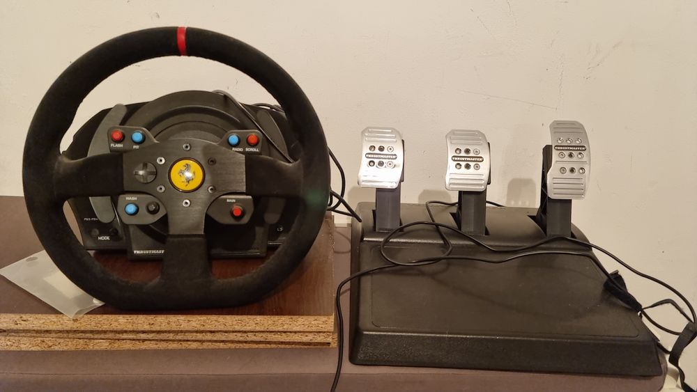 Thrustmaster T300 Ferrari Racing Wheel Alcantara Edition