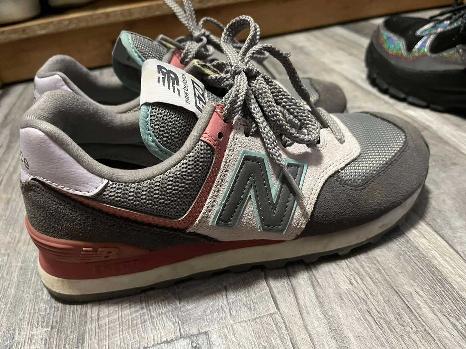 Дамски маратонки комплектна цена 200 лв