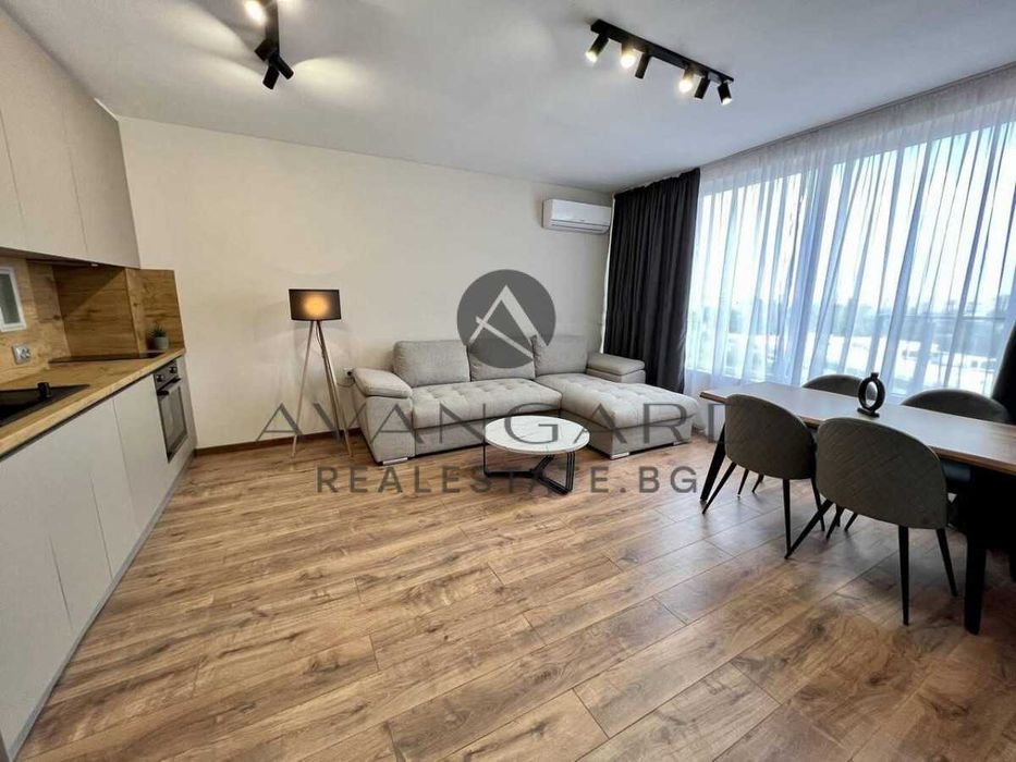 Продава се Тристаен апартамент в Пловдив, Съдийски - 114 кв.м за 1622 €/кв.м - Снимка #1