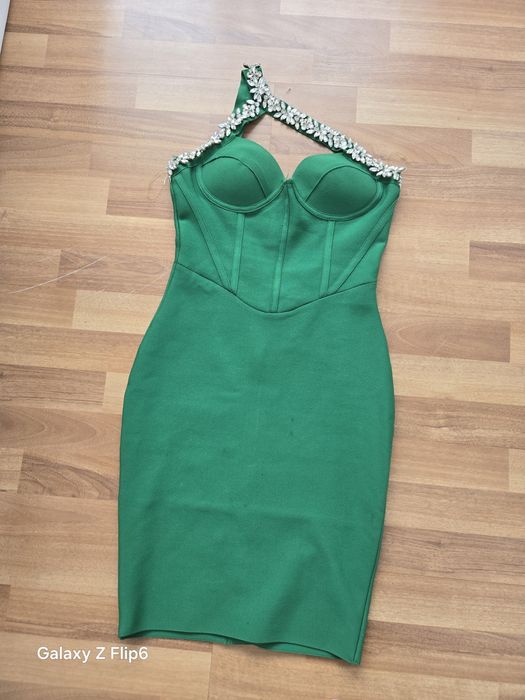 Бандажна зелена рокля