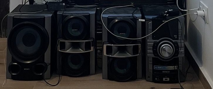 Музикална уредба Sony