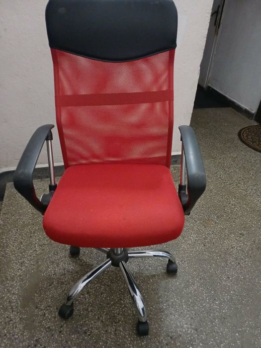 Стол в перфектно състояние