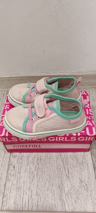 Отдам даром детскую обувь