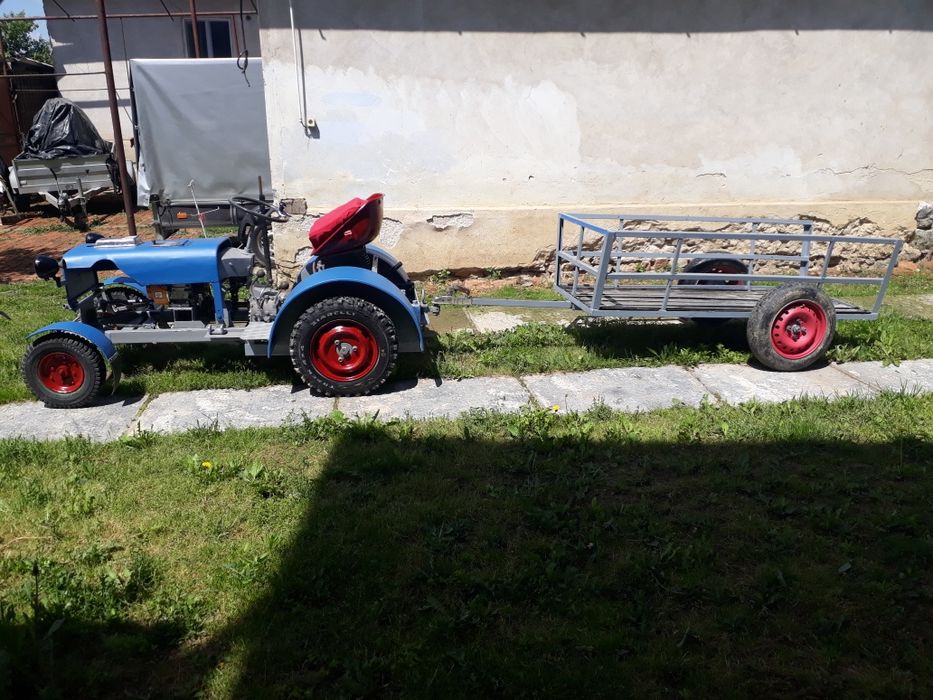 Tractoras cu remorca