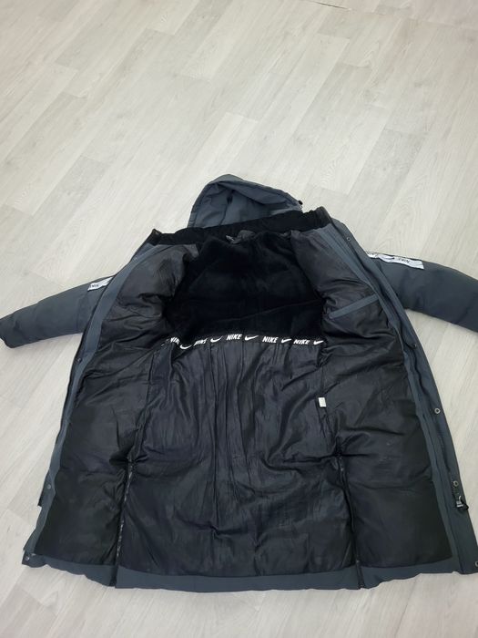 Продам найк длинную куртку