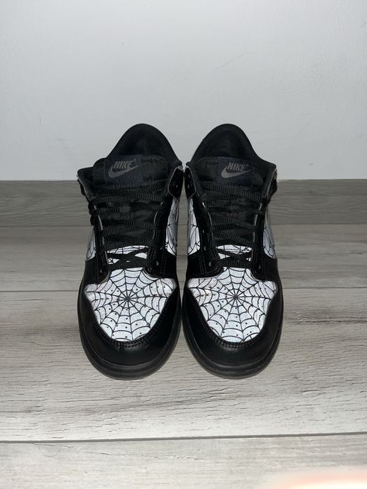 Nike dunk “Symbiote”