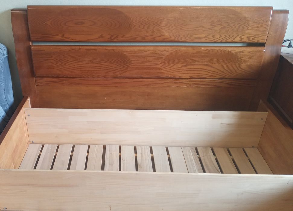 продам кровать из массива дерева б/у