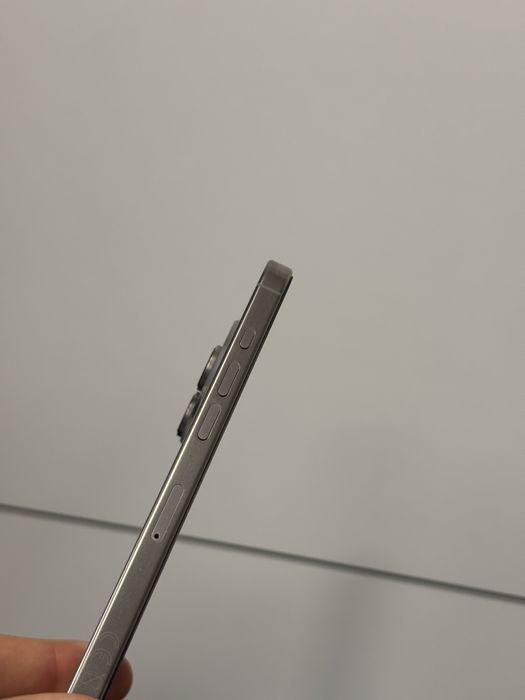 Продавам iPhone 16 PRO MAX 100% батерия