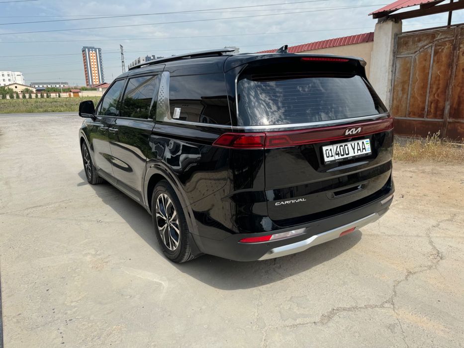 Киа карнивал престиж 11 место