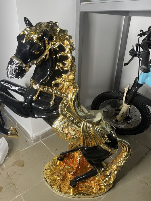 Лошад статуетка