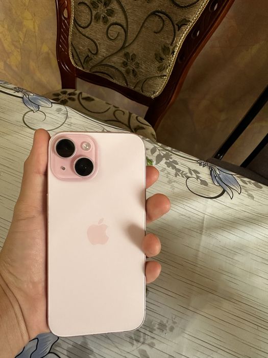 iPhone 15 продается