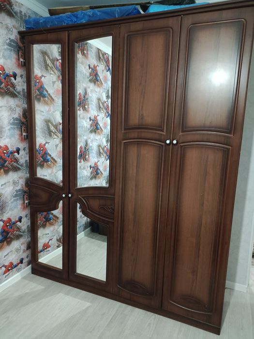 Продам спальный гарнитур