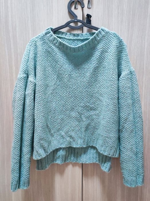 Продаются женские свитера