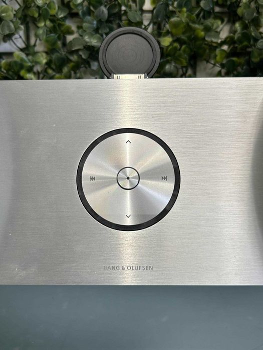Bang & Olufsen BeoSound 8 - уникален спийкър за iPhone, iPad
