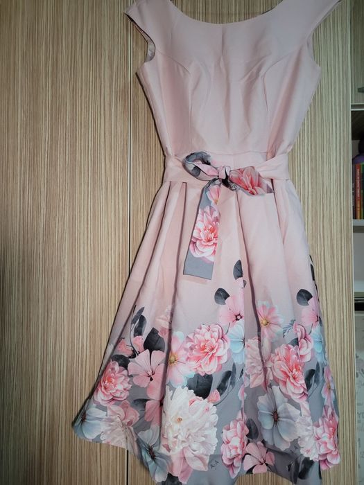 Rochie superba pentru evenimente