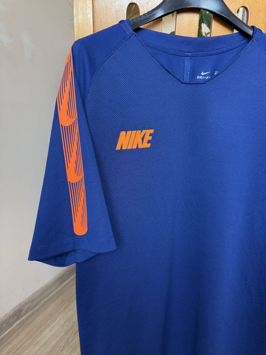 Тениска  Nike в син цвят
