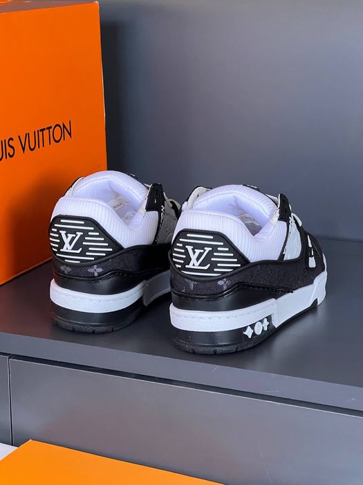 Adidasi Louis Vuitton noi