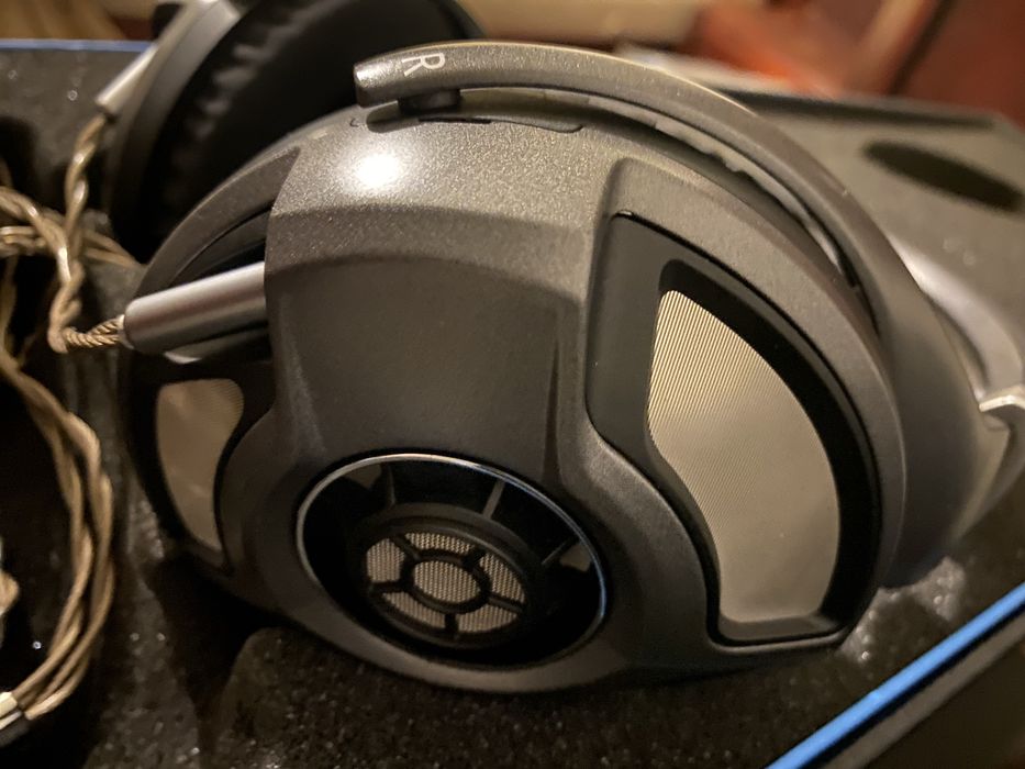 Casti Sennheiser HD 700
