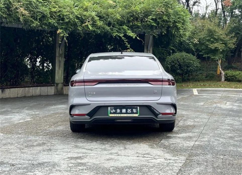 Byd han 701 km silver