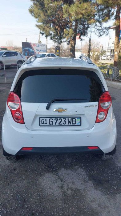 Оқ СПАРК, 2022 йил, 35500 км, уй-иш-уй ҳайдалган.