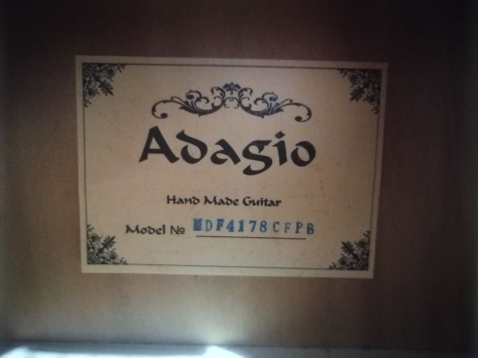 Акустическая гитара Adagio