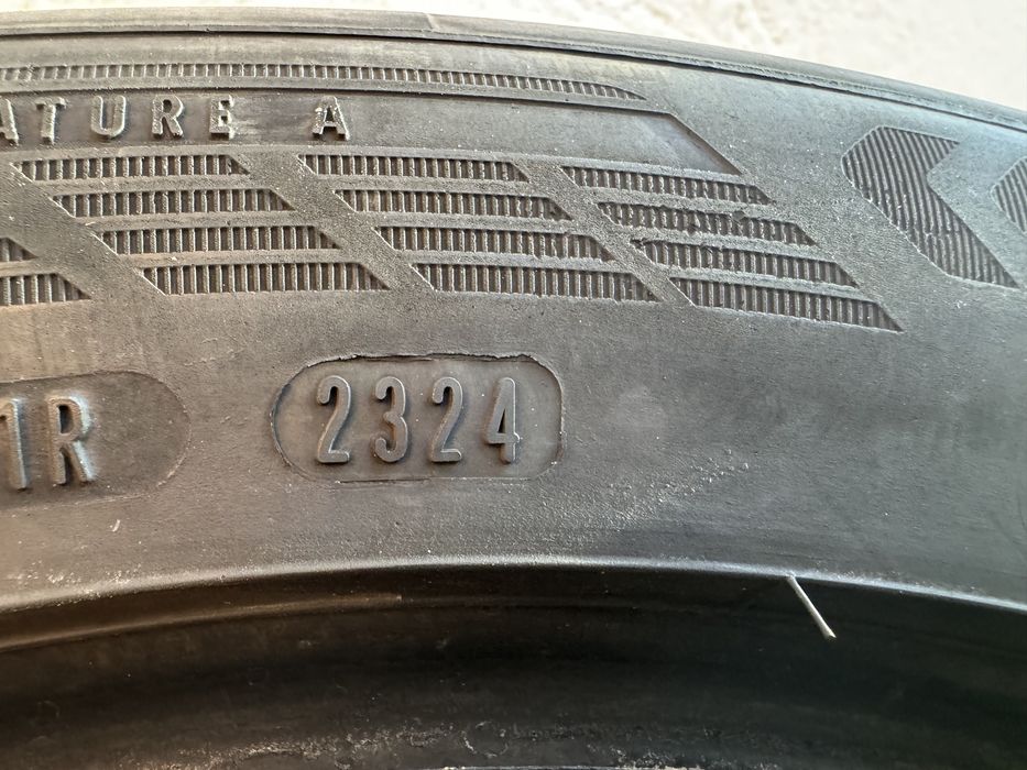 Автомобилни гуми 215 50 18 Goodyear