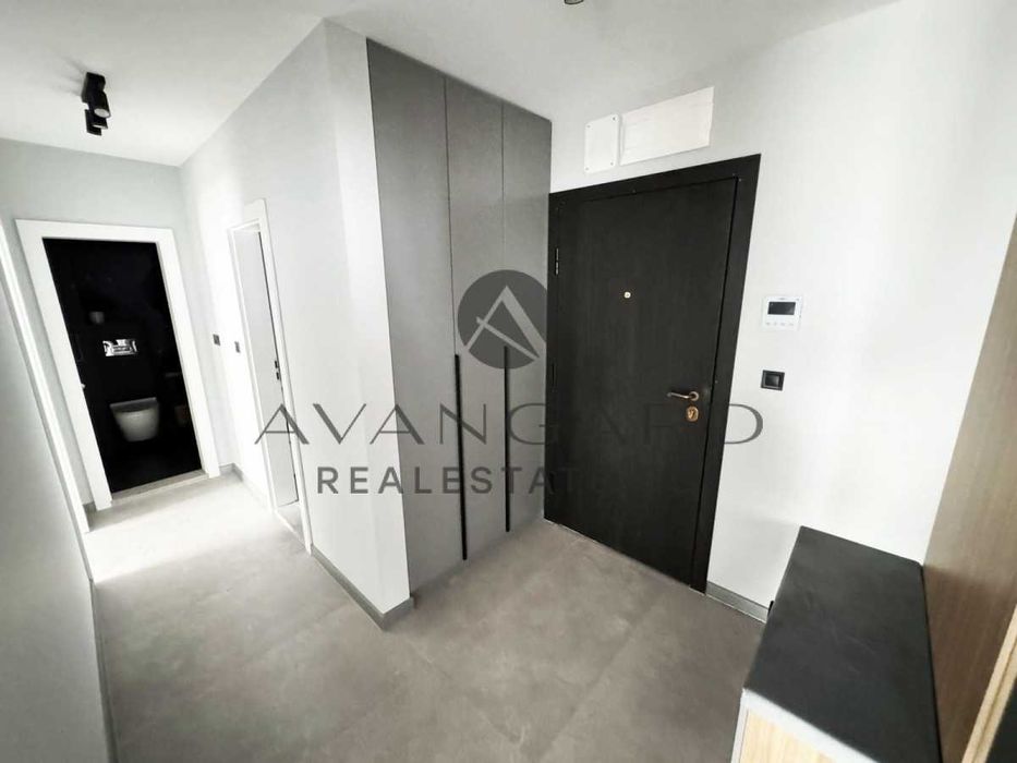 Продава се Тристаен апартамент в Пловдив, Остромила - 114 кв.м за 2150 €/кв.м - Снимка #11