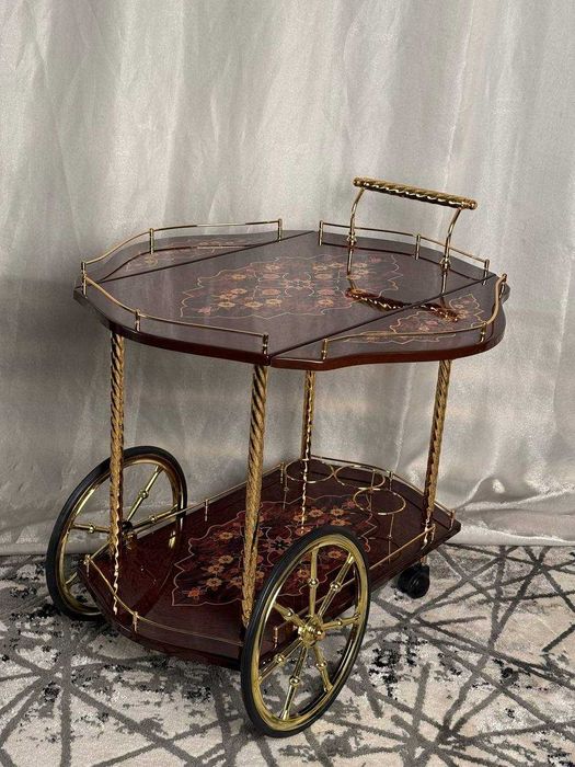 сервировочная тележка барным столиком на колесиках