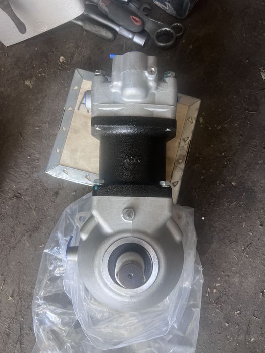 Продам компрессор от Isuzu CYZ51