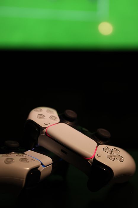 Продам ps5 с телевизором вместе 10шт