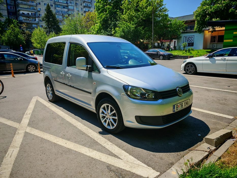 Vând vw caddy 2.0 tdi 5 locuri 7 locuri