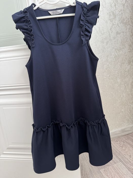 Продам школьную форму для девочки