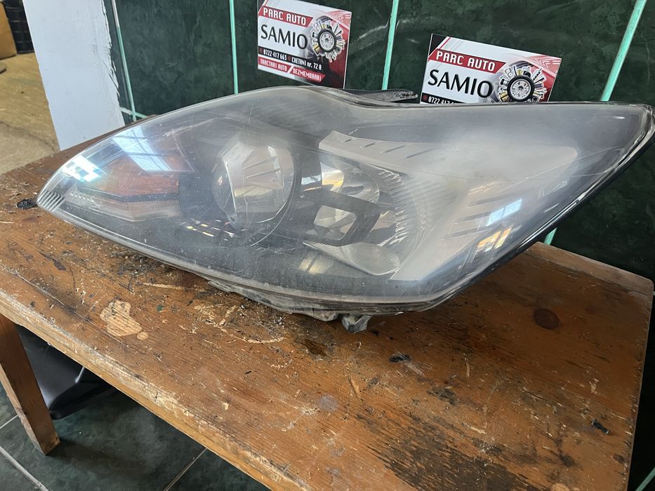 Far far ford focus 2 xenon 2009 stanga