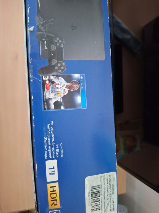 Продам PS 4 slim 1TB