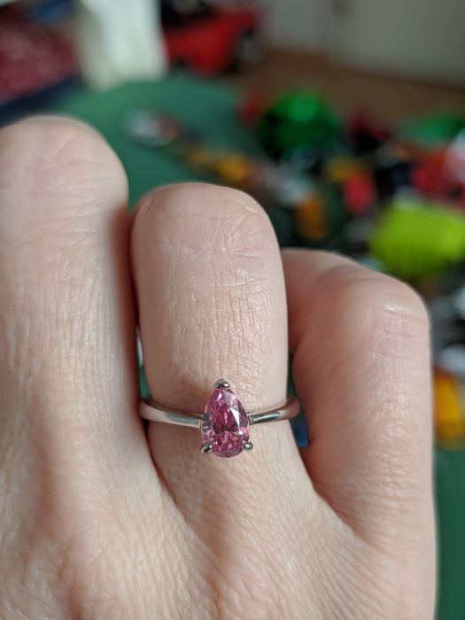 Сребърен пръстен с мойсанит