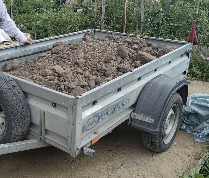 Продам Прицеп плодородной земли