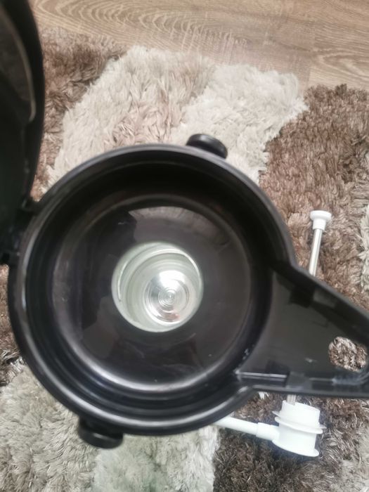 Продавам голям гръцки термос с помпа